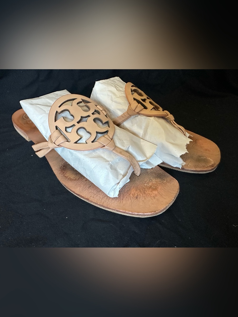 Tory Burch miller Tan Leather Logo Thong Sandals with Cutout Medallion Nude 8.5 - Picture 14 of 14